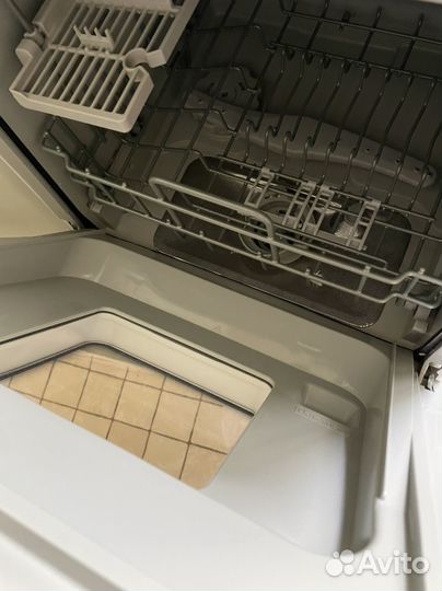 Компактная посудомоечная машина Weissgauff