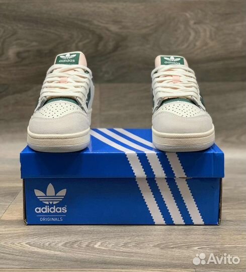 Кроссовки женские Adidas Forum (36-41р)