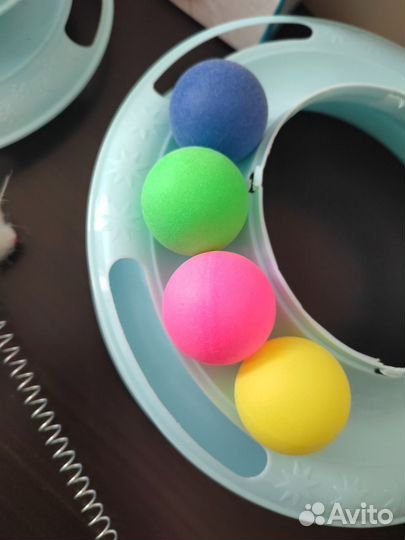 Пирамидка-трек для кошек с шариками