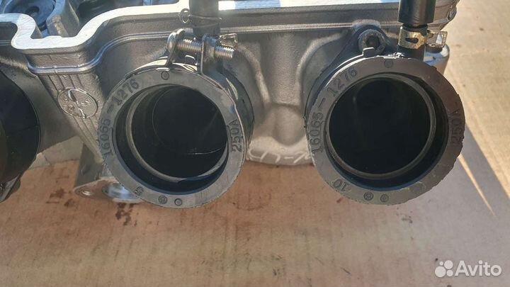 Головка блока цилиндров Kawasaki ZZR600