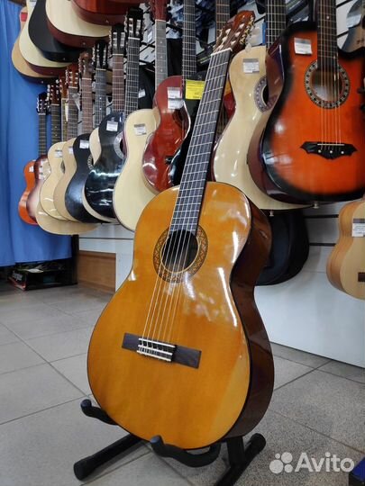 Гитара yamaha C40