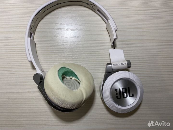 Беспроводные наушники jbl белые