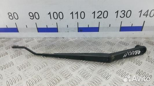 Щеткодержатель лобового стекла jeep grand cherokee