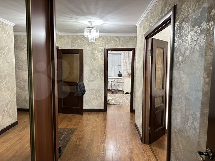 4-к. квартира, 90 м², 1/5 эт.