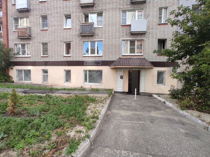 Продам помещение с арендаторами, 140 м²