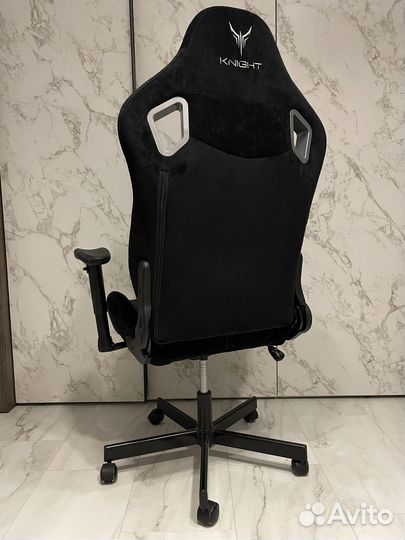 Компьютерное кресло knight outrider