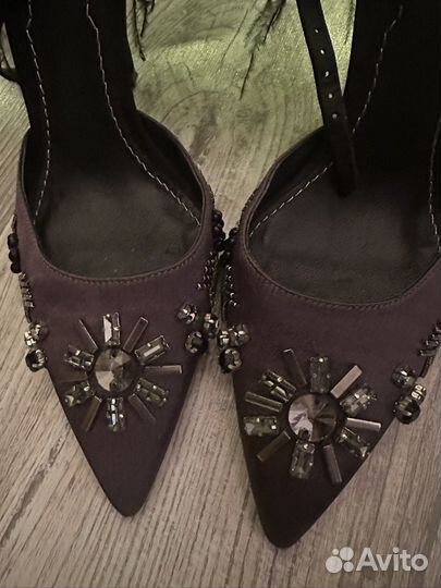 Туфли zara с перьями