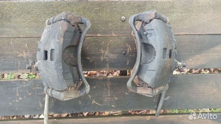 Суппорт передний Ниссан Альмера Классик