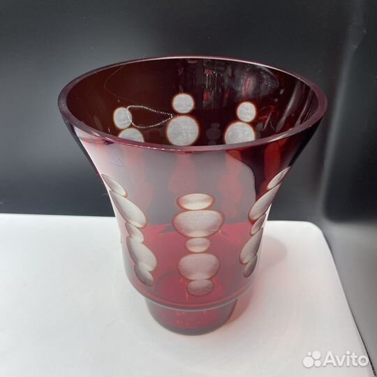 Ваза цветное красное стекло с узором СССР (Сзр)