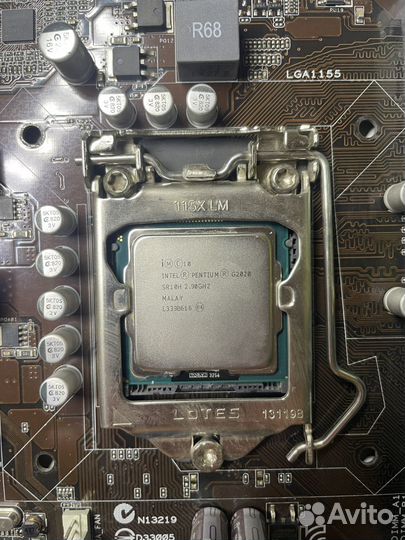 Материнская плата с процессором и памятью