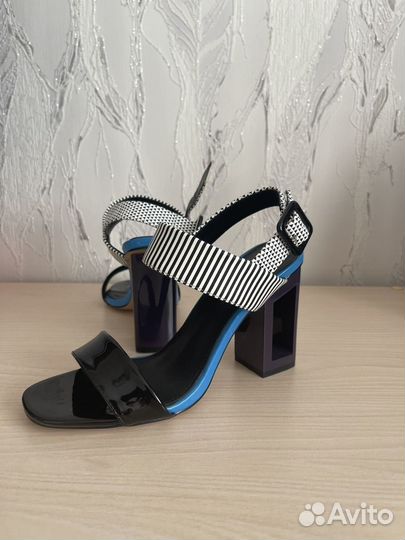 Босоножки женские 37 размер новые