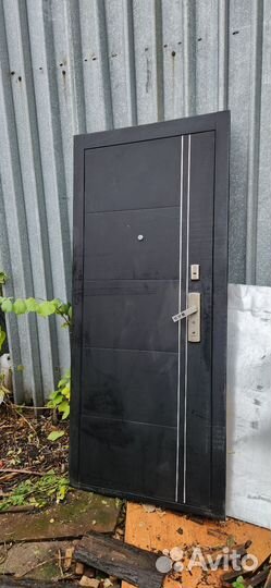 Дверь входная металлическая бу