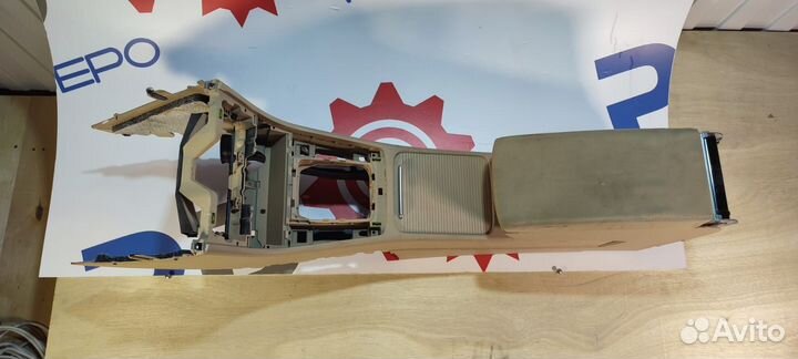 Центральная консоль Volkswagen Passat B7