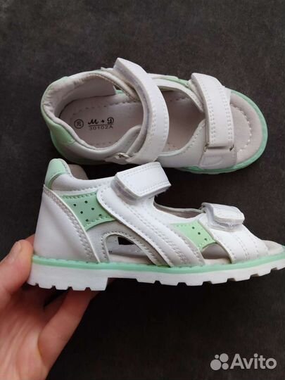 Сандали на девочку новые