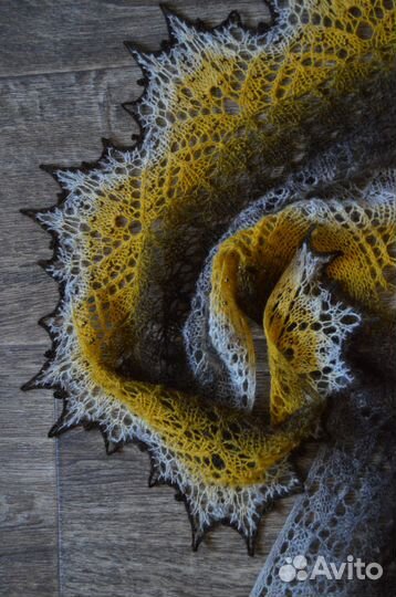 Шаль с бисером, Октябрина, шерсть, градиент цветов