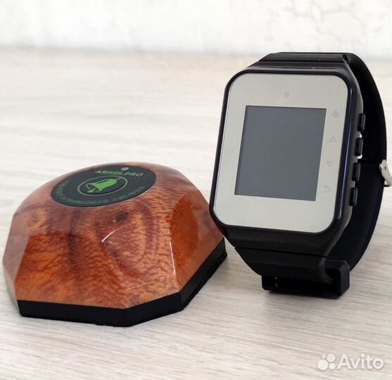 Кнопка вызова официанта с часами-пейджером