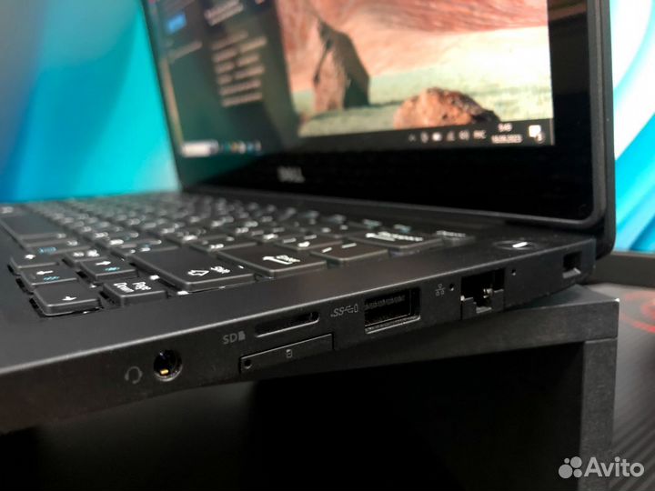 Компактный ноутбук Dell Latitude i3 i5