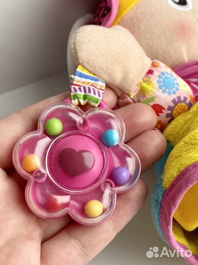 Кукла-подвеска развивающая Lamaze Эмилия