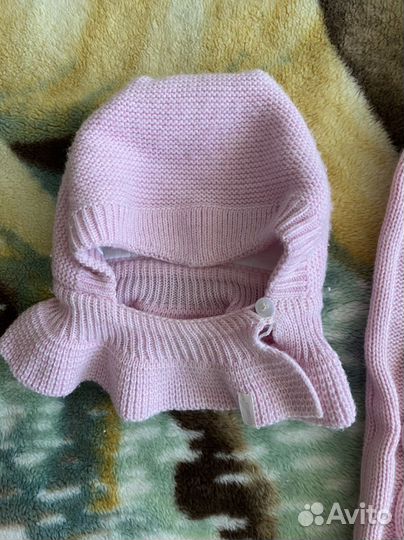 Комбинезон демисезонный р. 68-74, шапочки