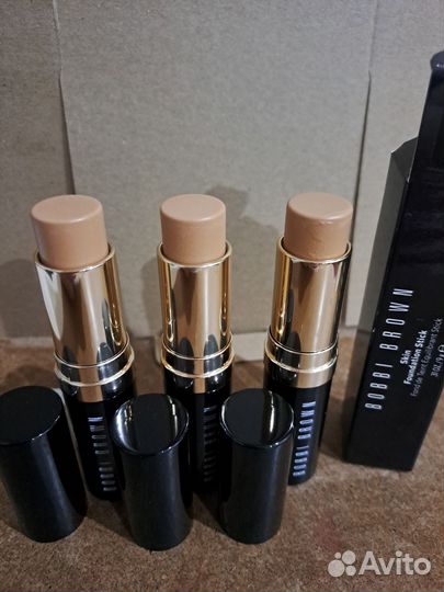 Тональное средство стик Golden Beige. Bobby Brown