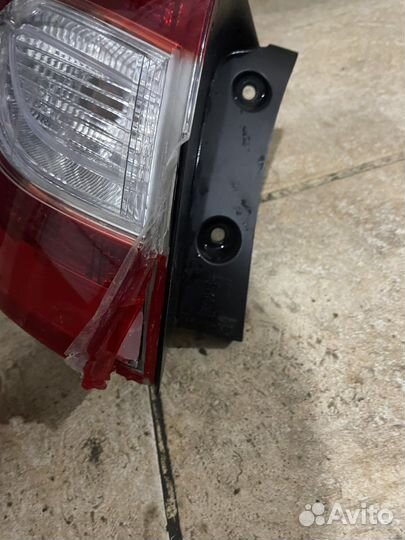 Фонарь задний левый на hyundai ix35