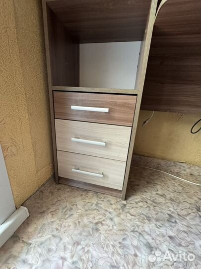 Компьютерный стол