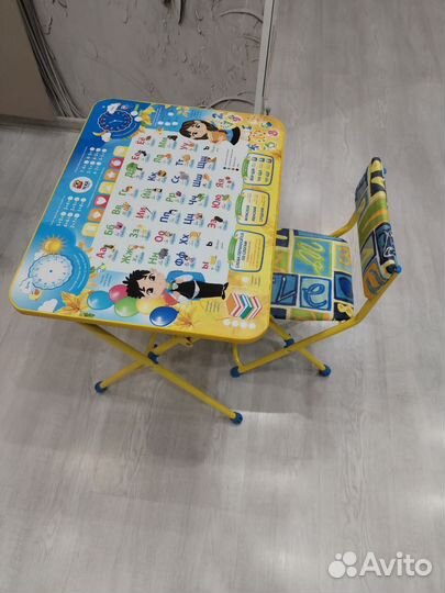 Детский столик и стульчик