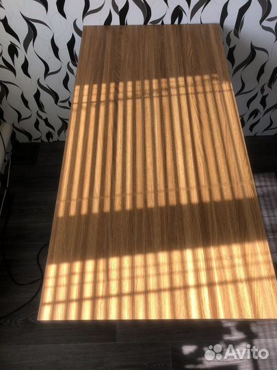 Обеденый стол