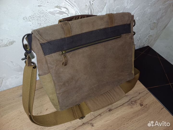 Портфель в винтажном стиле