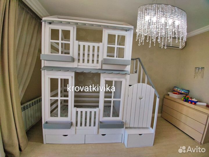 Детская двухъярусная кровать домик