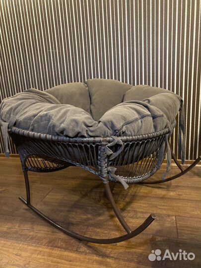 Плетёное кресло-качалка ручной работы