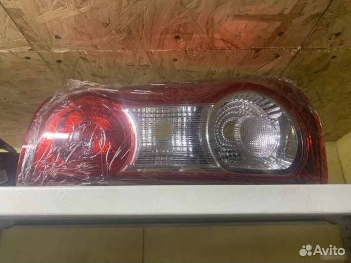 Фонарь задний правый Лада Ларгус