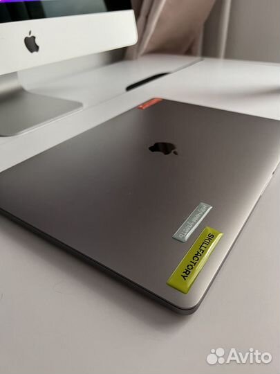 Apple MacBook Pro 15 2019 touchbar