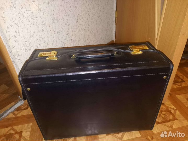 Дипломат
