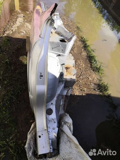 Заднее правое крыло четверть bmw e34