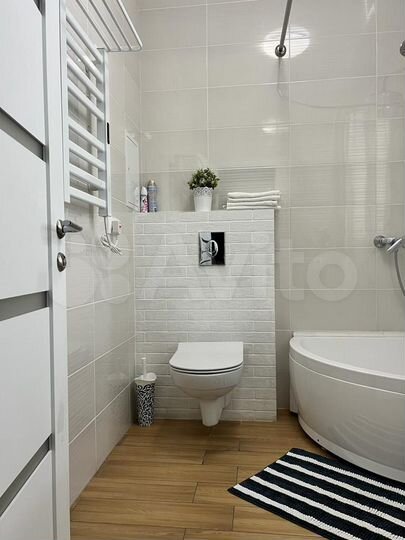 2-к. квартира, 65 м², 6/10 эт.