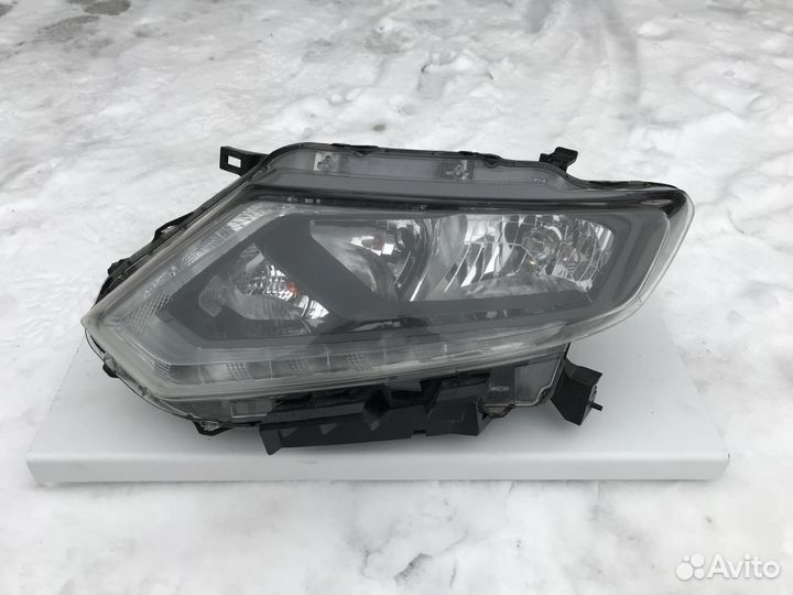 Фара левая Nissan X-Trail (T32) 2014-2019