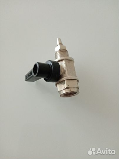 Кран для распылителя Торнадор