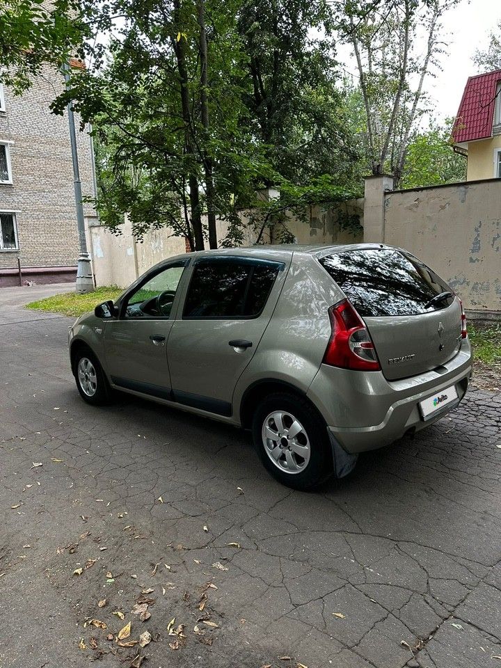 Renault Sandero: фото владельца