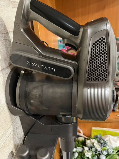 Вертикальный пылесос DeLonghi XLM407.WRG