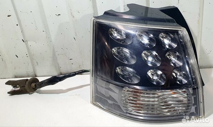 Фонарь задний левый Mitsubishi Outlander XL