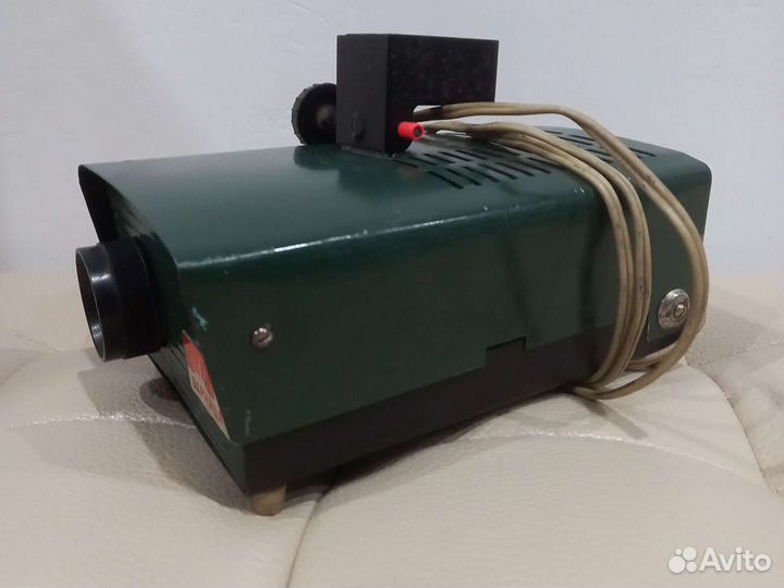 Фильмоскоп Зарница плюс диафильмы