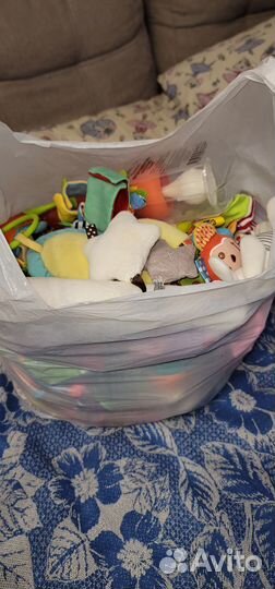 Погремушки прорезыватели мягкие книжки подвески