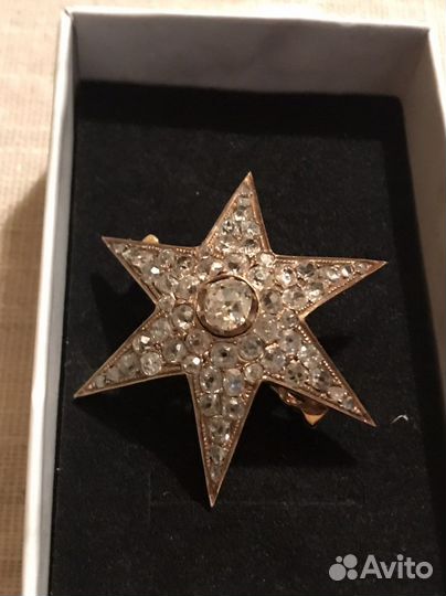 Старинная брошь