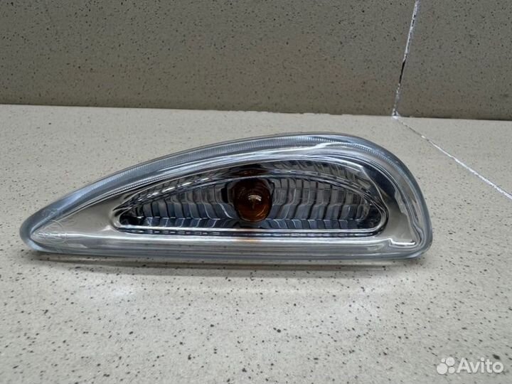 Повторитель на крыло правый Hyundai Solaris седан