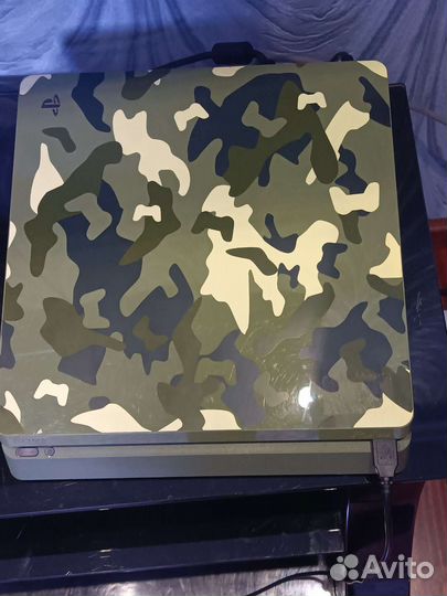 PS4 slim 1tb call of duty WW2 limited edition