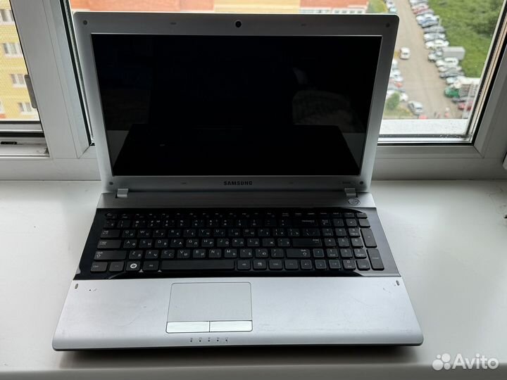 Ноутбук samsung RV 520