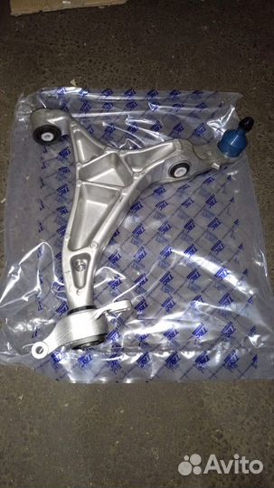 Рычаг передний нижний jeep Grand Cherokee WK2