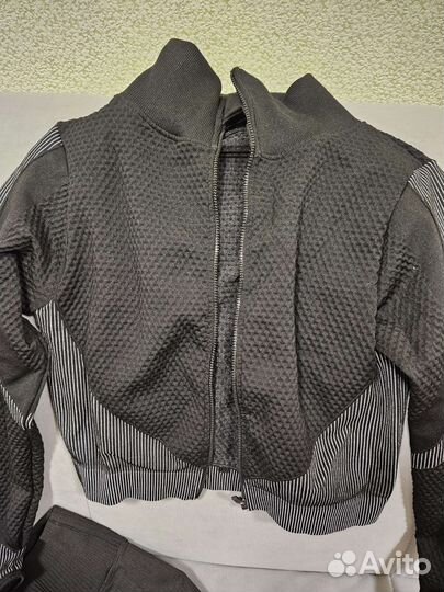 Спортивный костюм женский