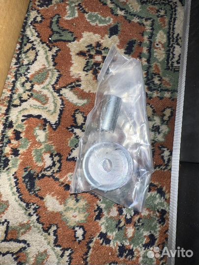 Амортизатор задний Паджеро 3 4